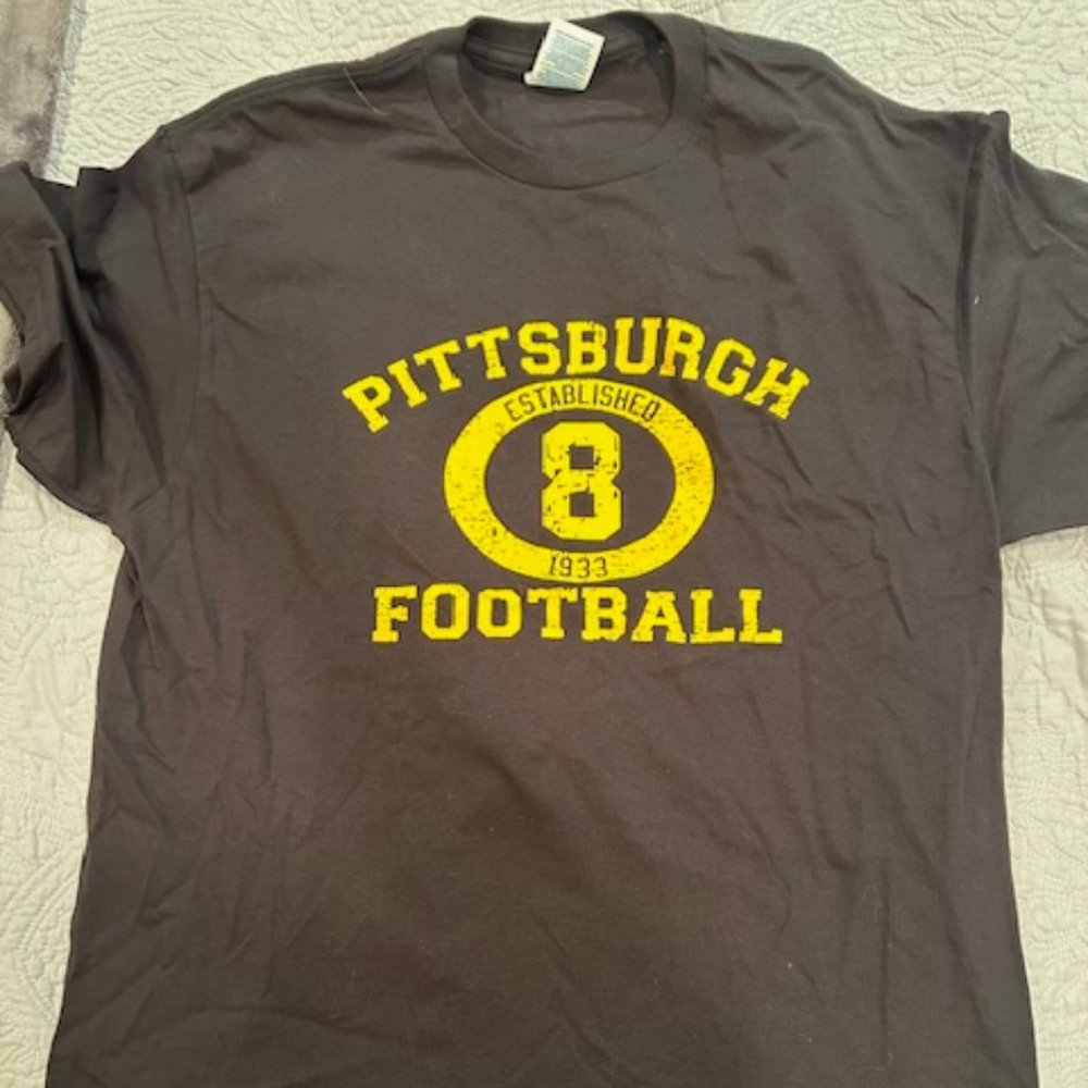 Kenny Pickett No. 8 Blank & Gold T